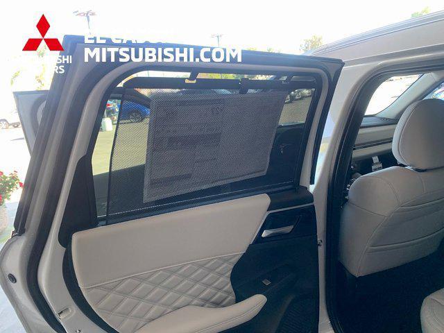 new 2024 Mitsubishi Outlander car, priced at $37,430
