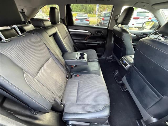 used 2017 Toyota Highlander car, priced at $13,495