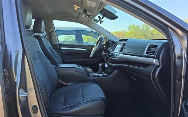 used 2017 Toyota Highlander car, priced at $13,495