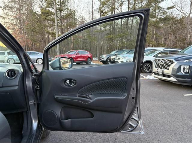 used 2016 Nissan Versa Note car, priced at $4,995