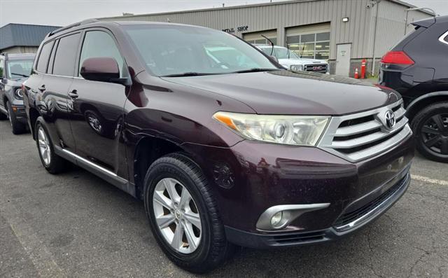 used 2013 Toyota Highlander car, priced at $9,995