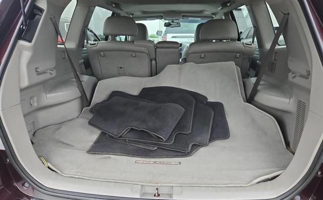 used 2013 Toyota Highlander car, priced at $9,995