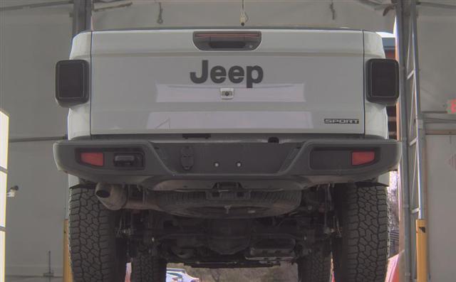used 2021 Jeep Gladiator car, priced at $27,995