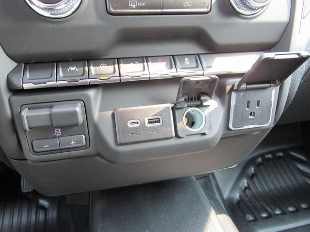 new 2025 GMC Sierra 1500 car, priced at $47,070