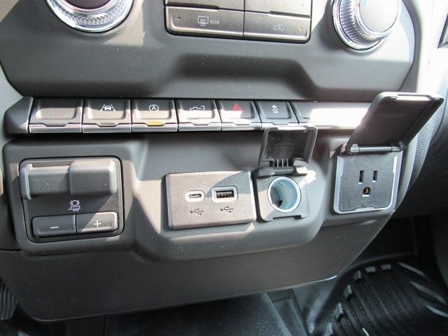 new 2025 GMC Sierra 1500 car, priced at $47,565