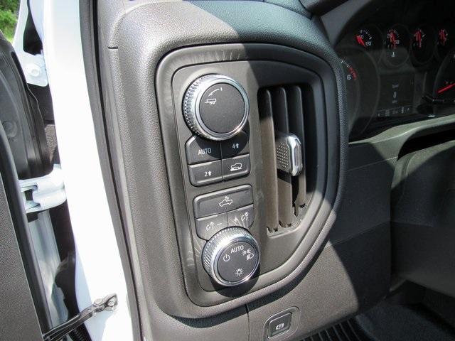 new 2025 GMC Sierra 1500 car, priced at $45,230