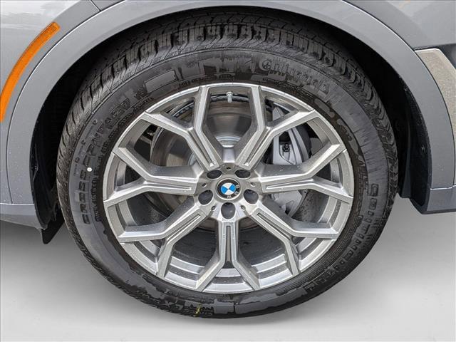 new 2026 BMW X7 car, priced at $94,680