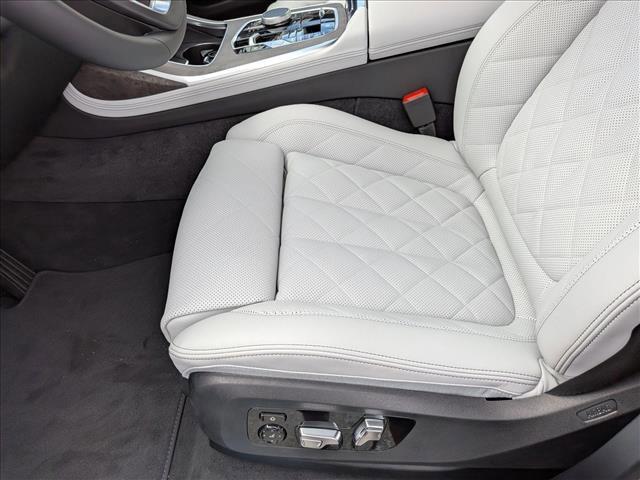 new 2026 BMW X7 car, priced at $92,725