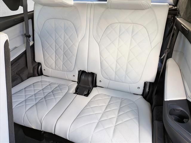 new 2026 BMW X7 car, priced at $97,675