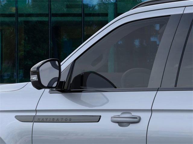 new 2025 Lincoln Navigator car, priced at $103,495