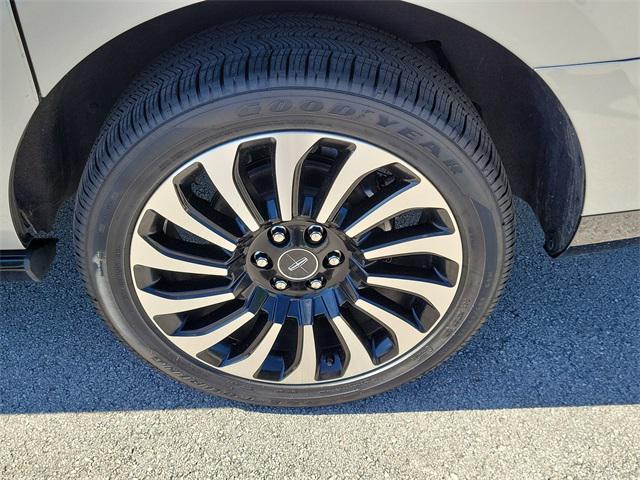used 2022 Lincoln Navigator car, priced at $62,990