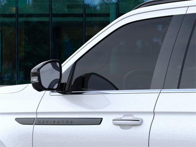 new 2025 Lincoln Navigator car, priced at $108,730