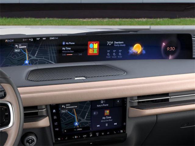 new 2025 Lincoln Navigator car, priced at $122,235