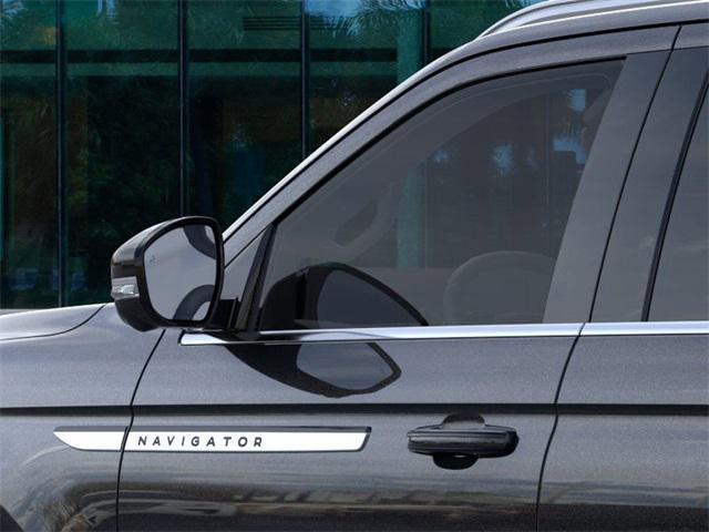 new 2025 Lincoln Navigator car, priced at $100,340