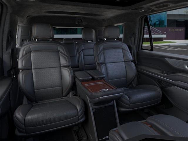 new 2025 Lincoln Navigator car, priced at $122,235