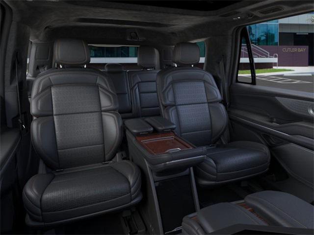 new 2025 Lincoln Navigator car, priced at $118,490