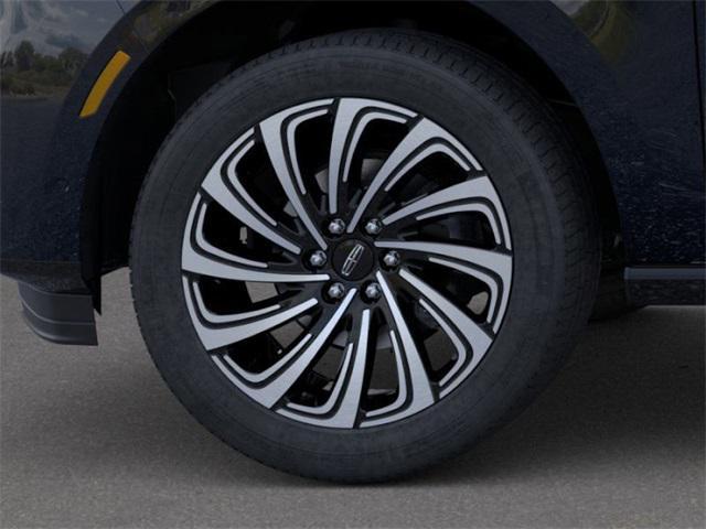 new 2025 Lincoln Navigator car, priced at $118,490