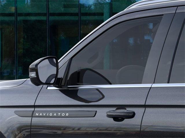 new 2025 Lincoln Navigator car, priced at $117,490