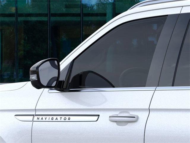 new 2025 Lincoln Navigator car, priced at $105,735