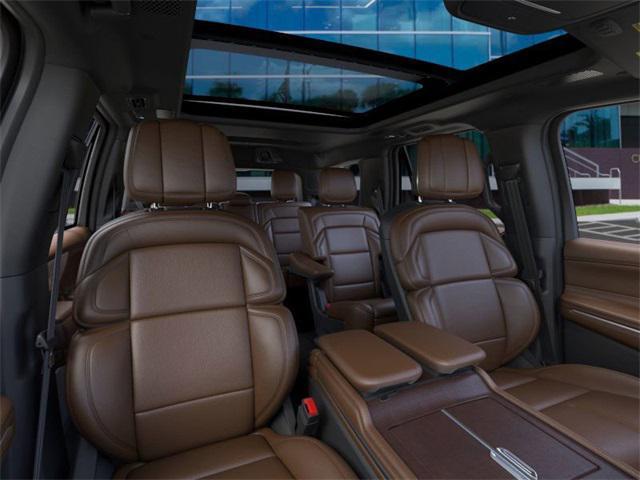 new 2025 Lincoln Navigator car, priced at $105,735