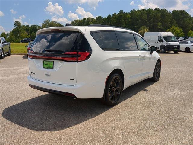 new 2023 Chrysler Pacifica car, priced at $41,861