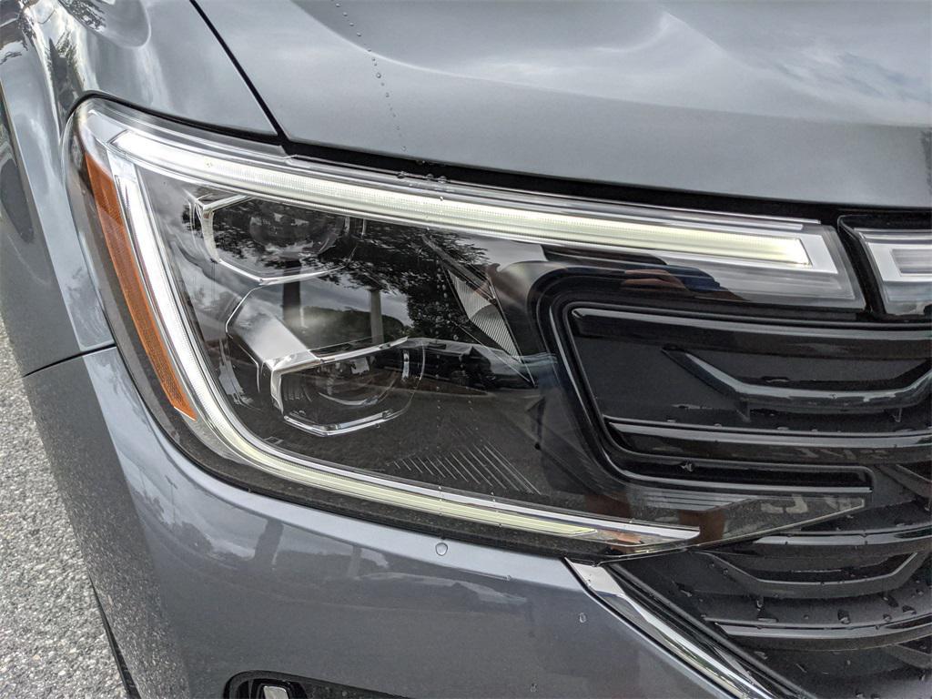 new 2025 Volkswagen Atlas car, priced at $51,866