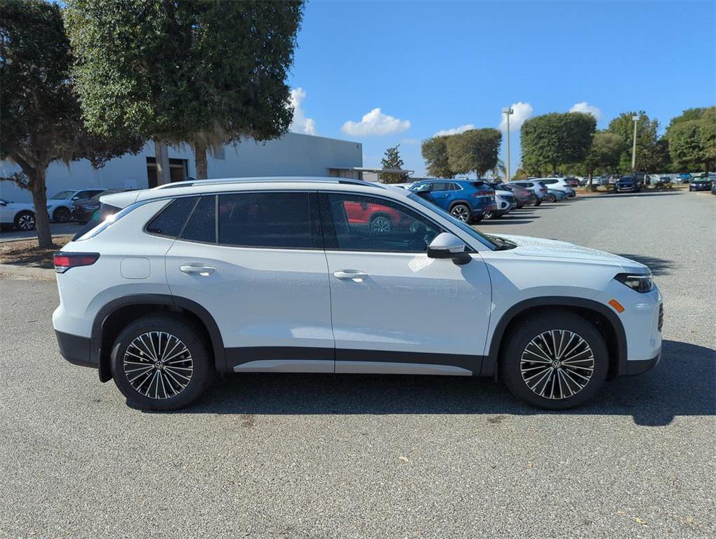 new 2026 Volkswagen Tiguan car, priced at $32,376