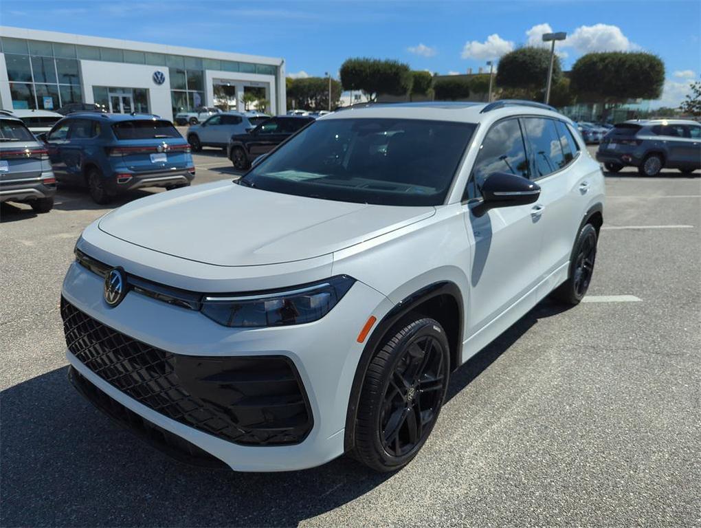 new 2025 Volkswagen Tiguan car, priced at $38,046