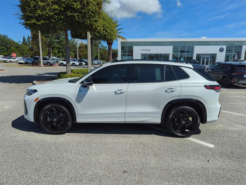 new 2025 Volkswagen Tiguan car, priced at $38,046