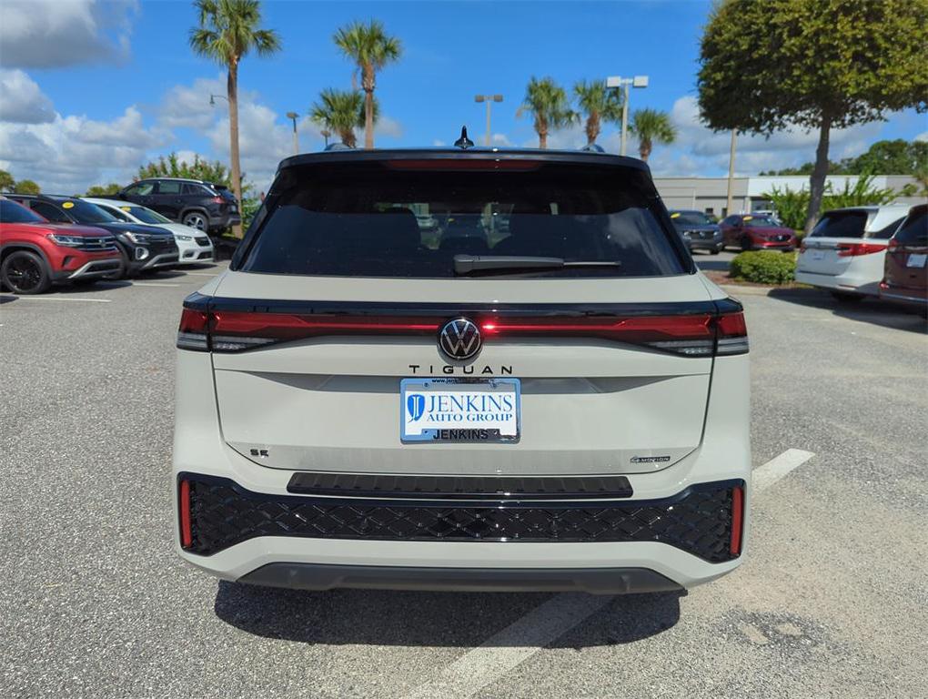 new 2025 Volkswagen Tiguan car, priced at $37,692