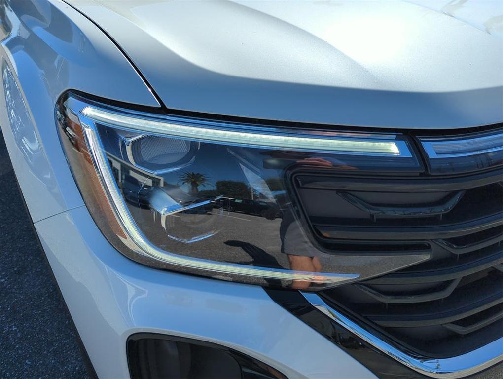 new 2026 Volkswagen Atlas Cross Sport car, priced at $39,450