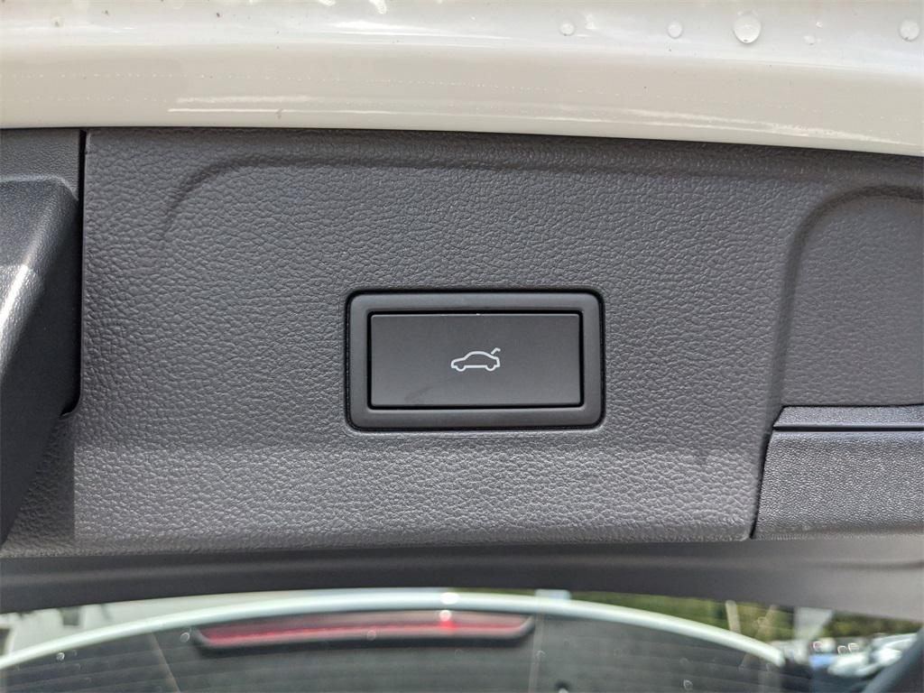new 2025 Volkswagen Atlas car, priced at $41,902