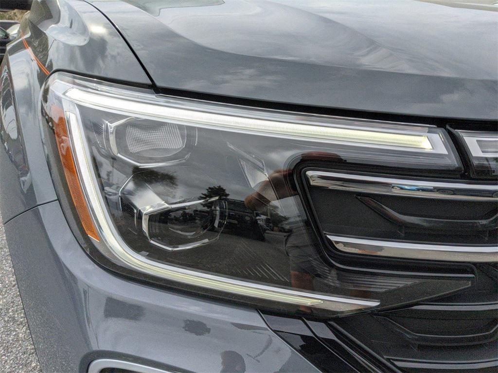 new 2025 Volkswagen Atlas car, priced at $44,314