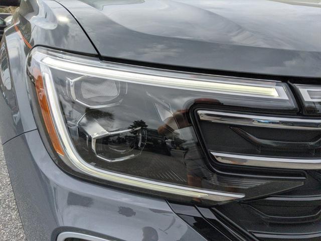 new 2025 Volkswagen Atlas car, priced at $43,612