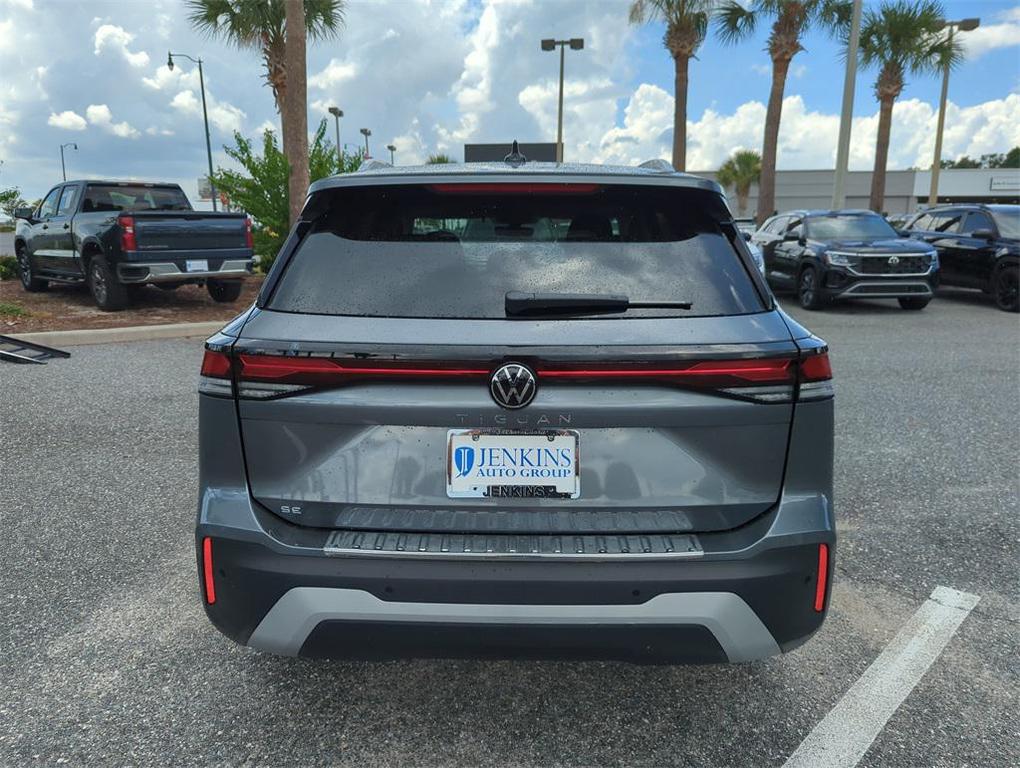 new 2025 Volkswagen Tiguan car, priced at $32,799