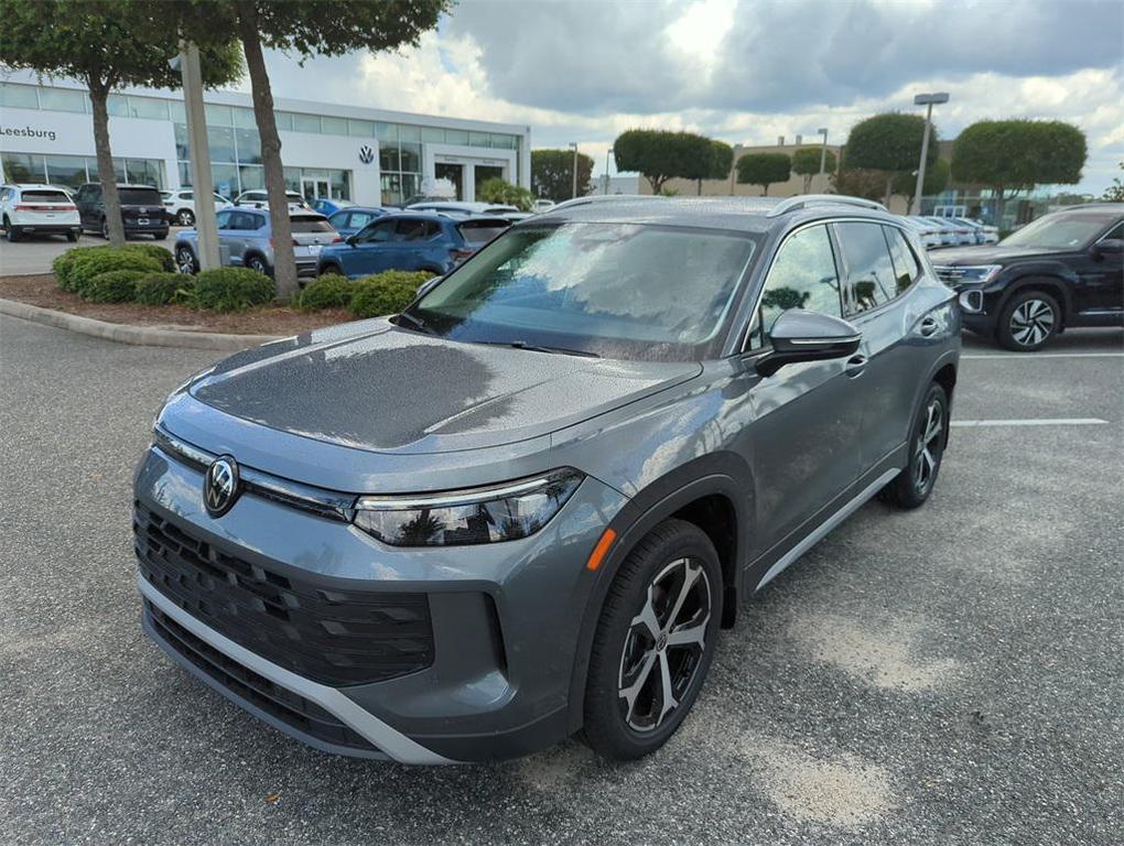 new 2025 Volkswagen Tiguan car, priced at $32,799