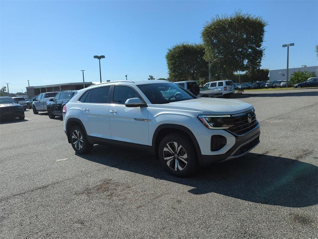 new 2026 Volkswagen Atlas Cross Sport car, priced at $39,635