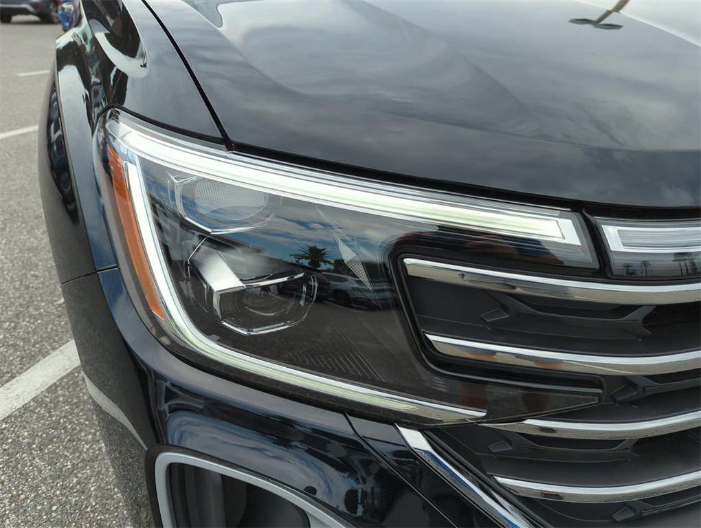 new 2025 Volkswagen Atlas car, priced at $42,531