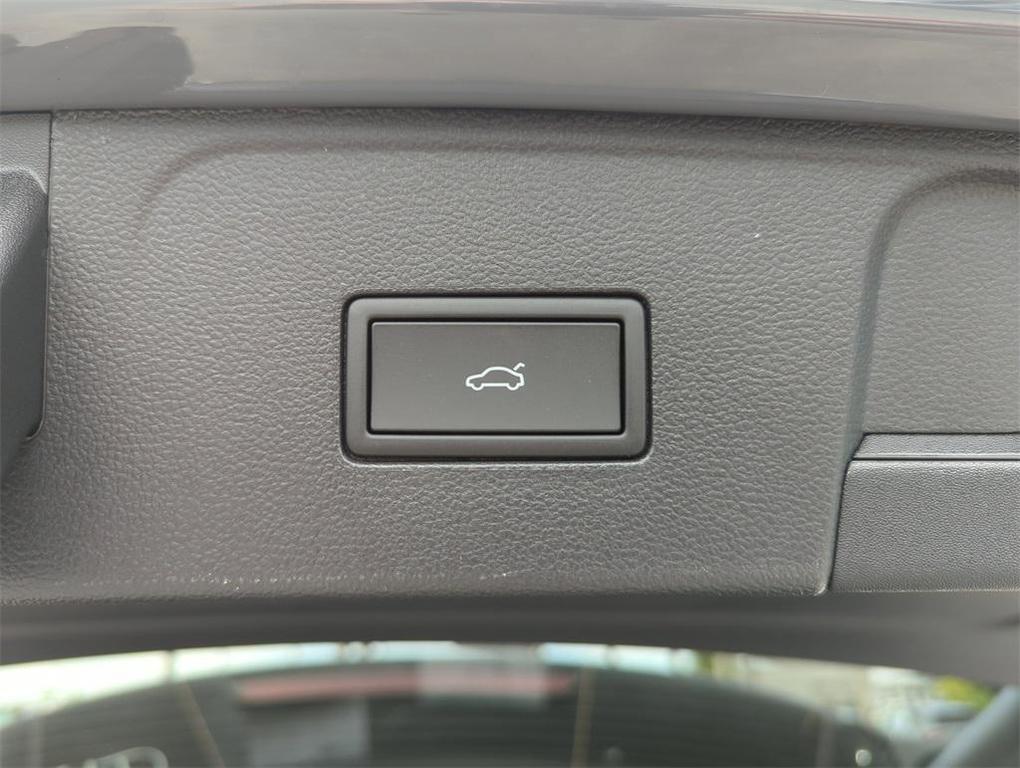 new 2026 Volkswagen Atlas car, priced at $45,998