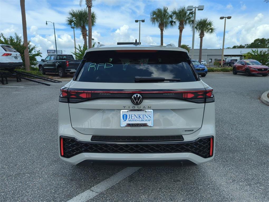 new 2025 Volkswagen Tiguan car, priced at $42,525