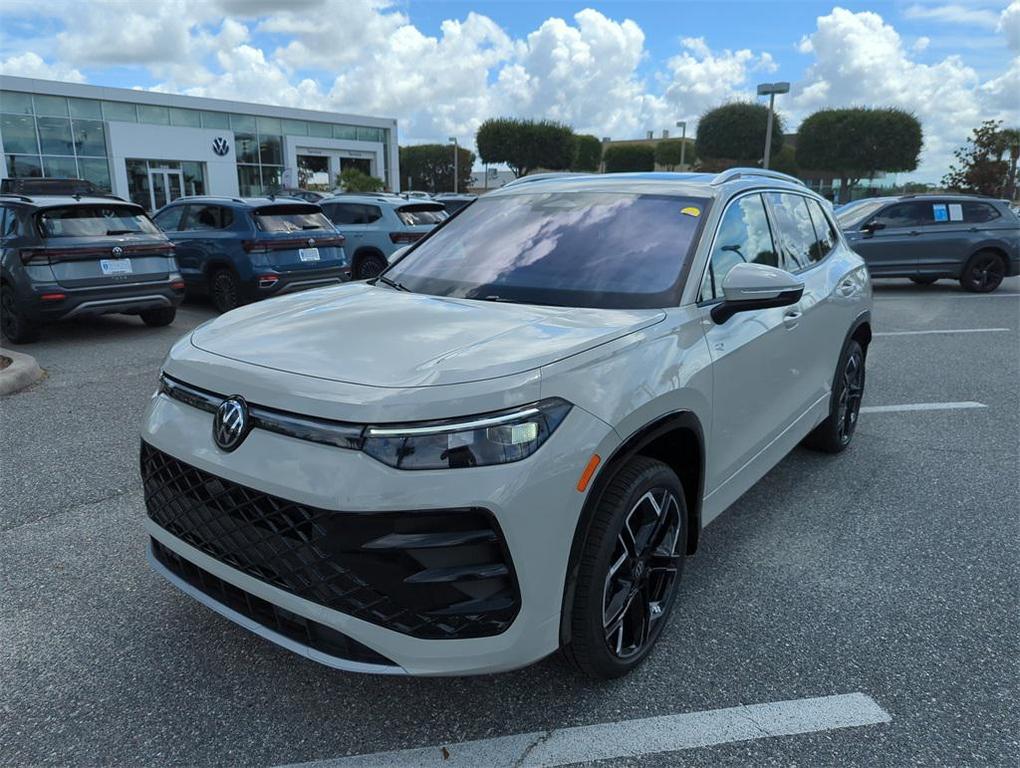 new 2025 Volkswagen Tiguan car, priced at $42,525