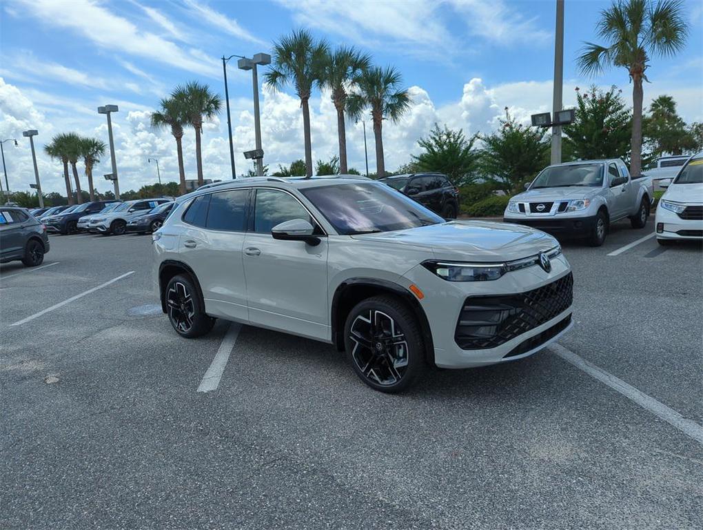 new 2025 Volkswagen Tiguan car, priced at $42,525