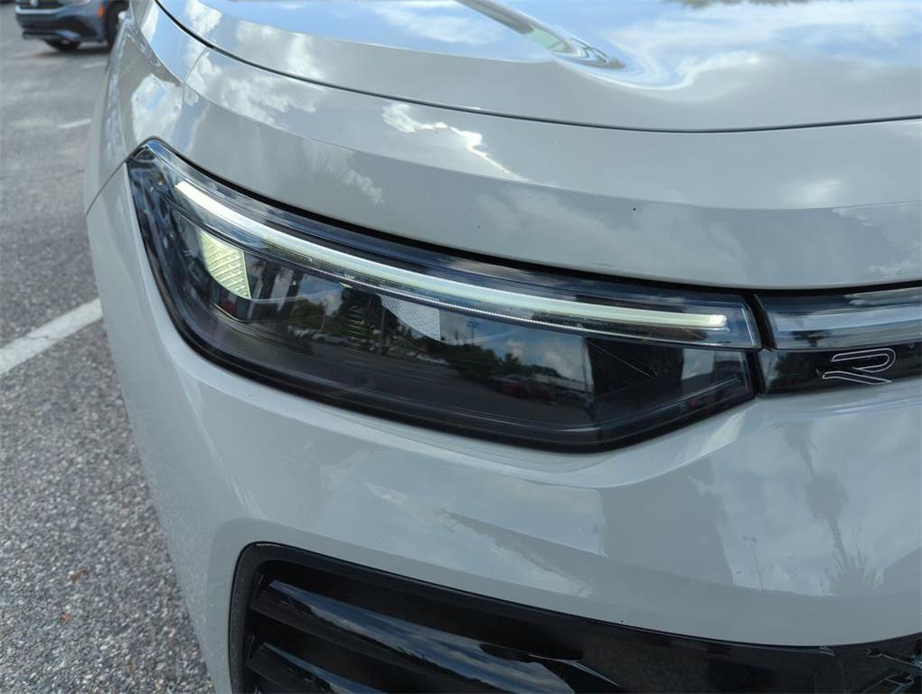 new 2025 Volkswagen Tiguan car, priced at $42,525