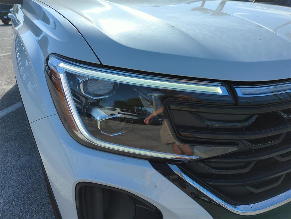 new 2026 Volkswagen Atlas Cross Sport car, priced at $39,931