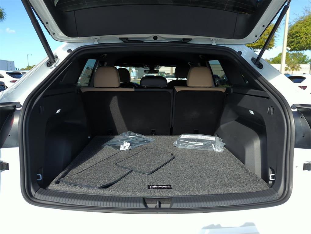 new 2026 Volkswagen Atlas Cross Sport car, priced at $39,931