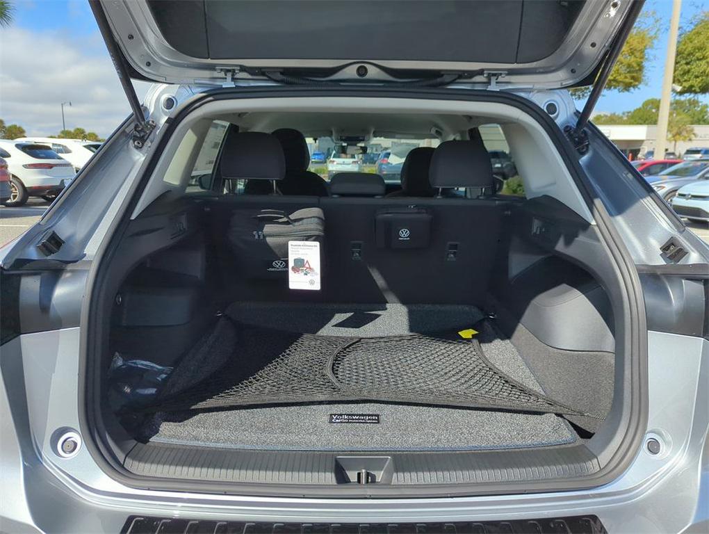 new 2026 Volkswagen Tiguan car, priced at $32,251