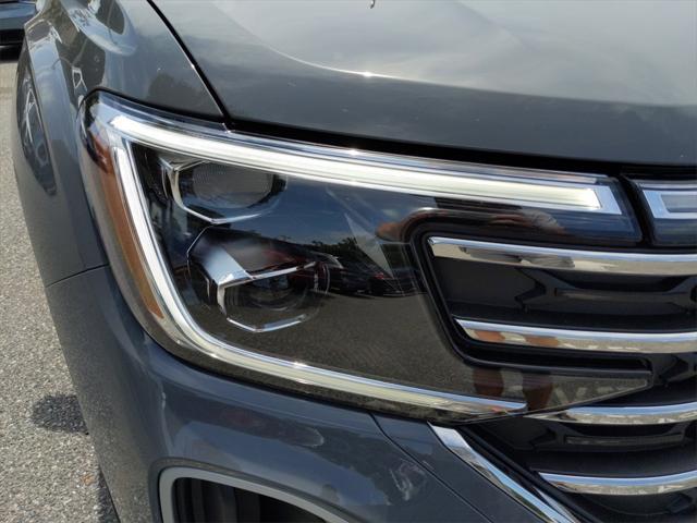 new 2025 Volkswagen Atlas car, priced at $41,968