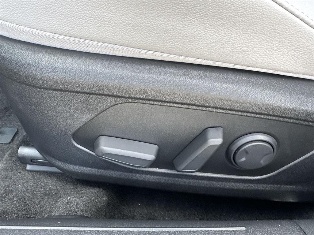 new 2025 Hyundai Elantra car, priced at $27,380