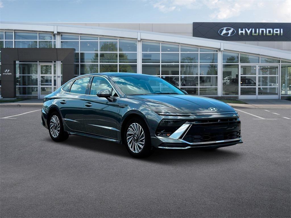 new 2025 Hyundai Sonata Hybrid car, priced at $38,605