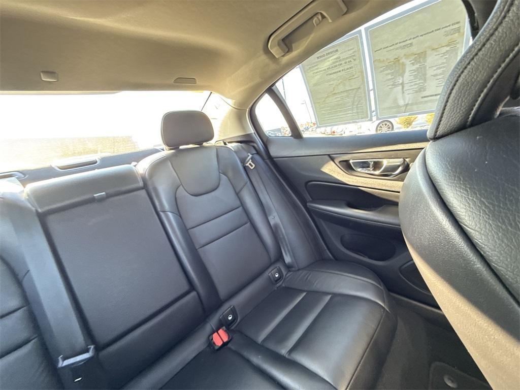 used 2023 Volvo S60 Recharge Plug-In Hybrid car, priced at $27,576